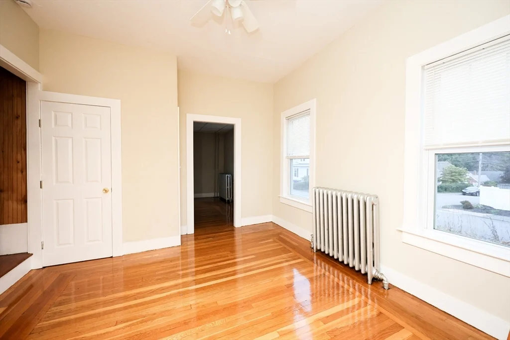 32 Sheppard Ave, Braintree