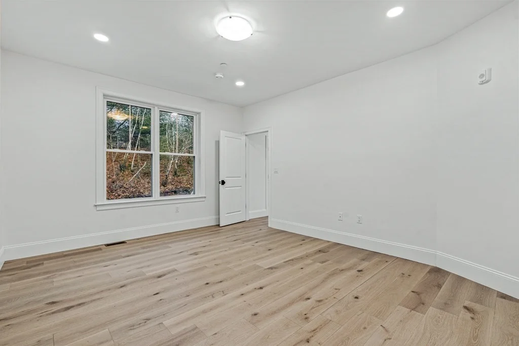 27 Lily Pond Ln, Lexington