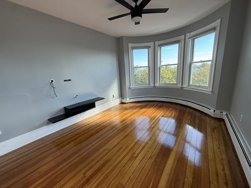 1518 Columbia Rd, South Boston