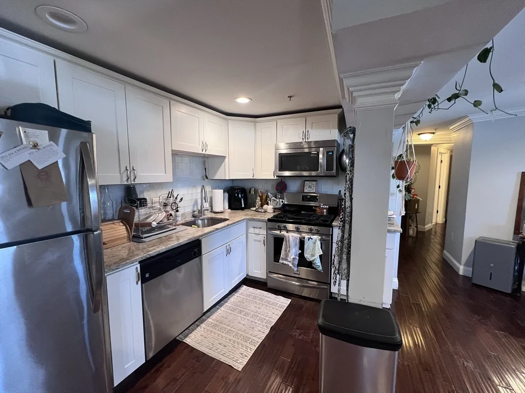 142 Centre St, Mission Hill