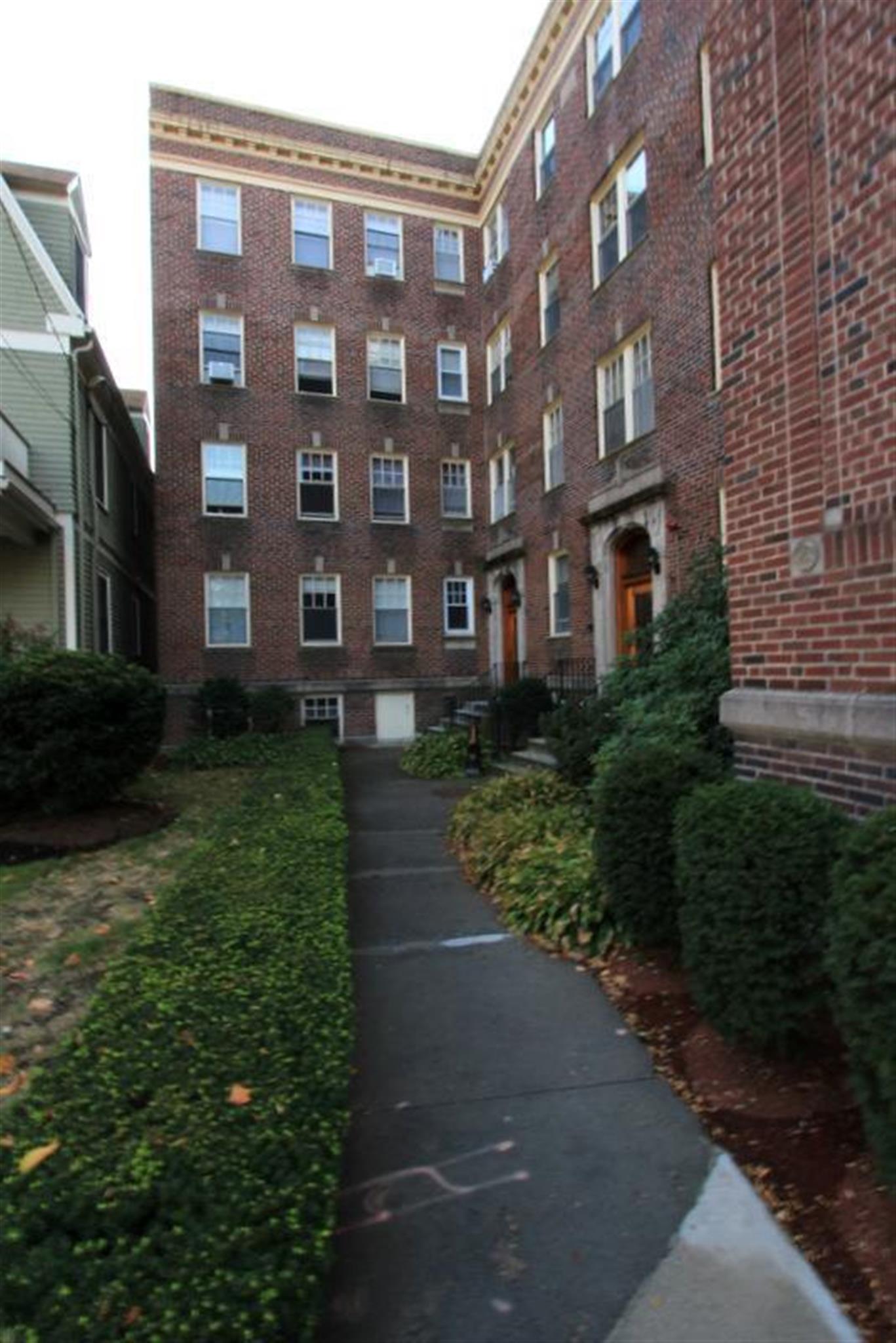 28 Langdon St, Neighborhood Nine