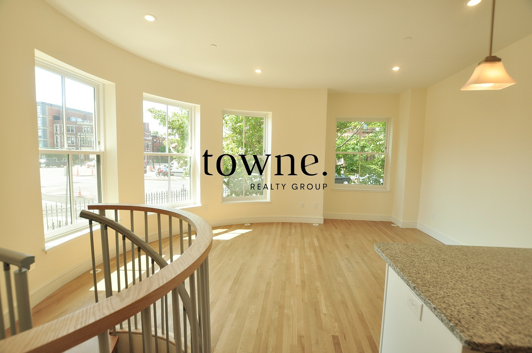 877 Beacon St, Fenway