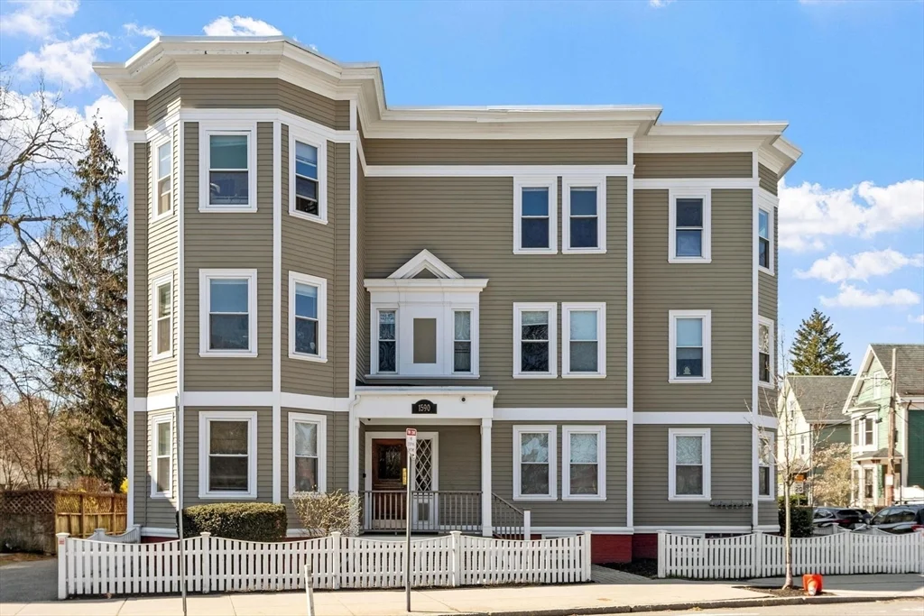 1590 Cambridge St, Mid-Cambridge