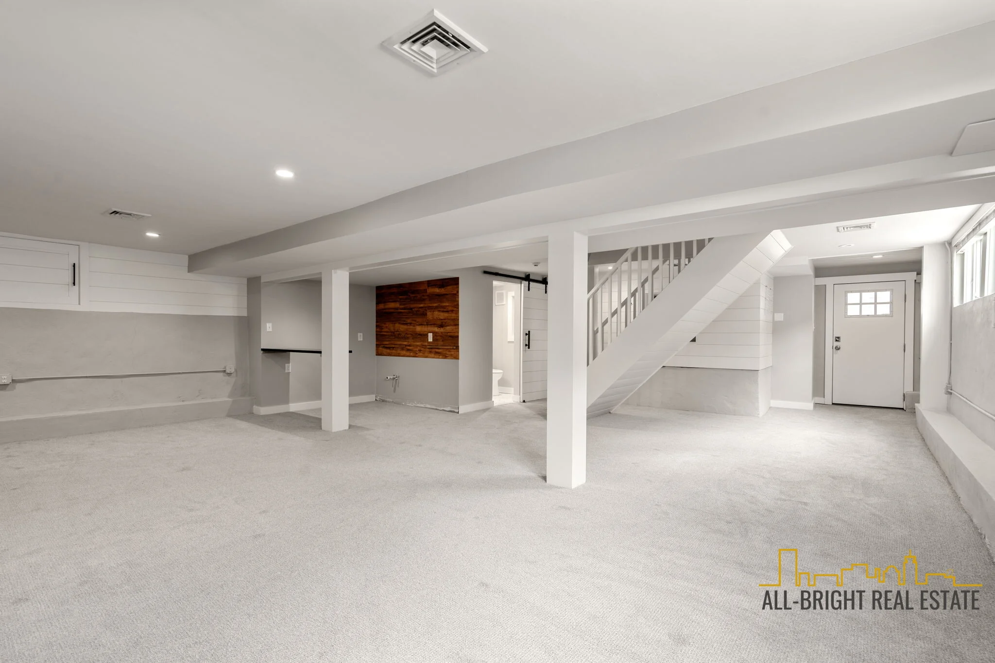 176 Winthrop Shore Dr, Winthrop