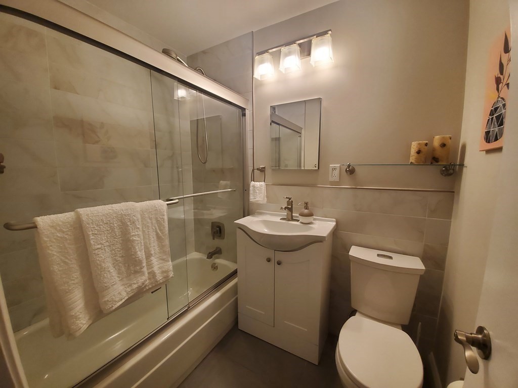 27 Bowdoin St, Beacon Hill