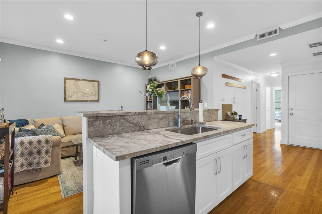 242 W 5th St, South Boston