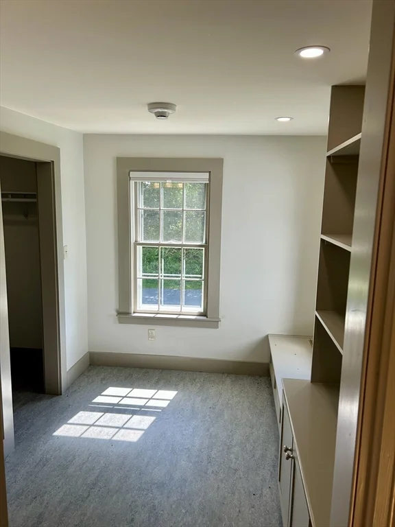 831 Lexington Rd, Concord