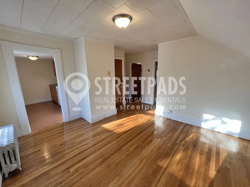 381 Harvard St, Mid-Cambridge