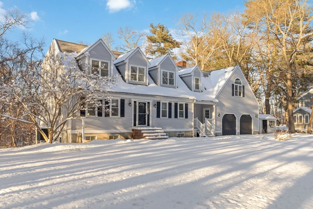 183 Gardner St, Hingham