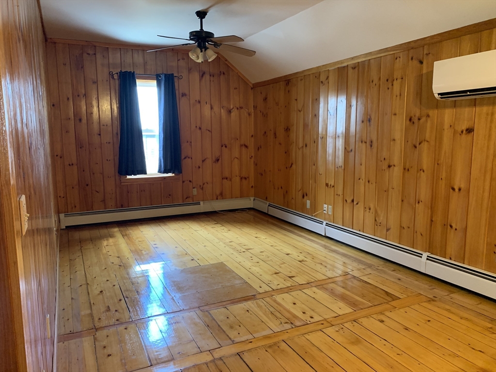 346 Fountain St,, Fall River