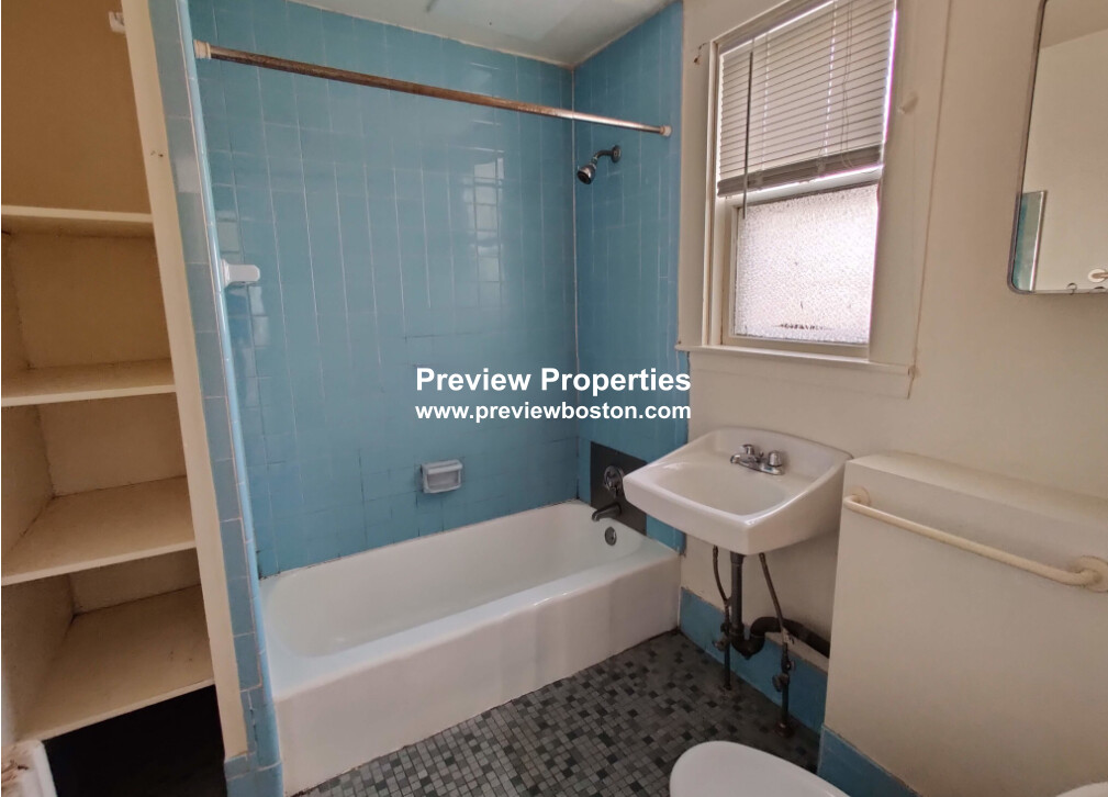 381 Harvard St, Mid Cambridge