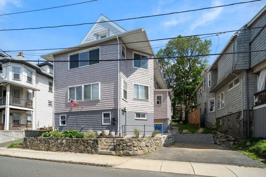 62 Park Ave, Winthrop