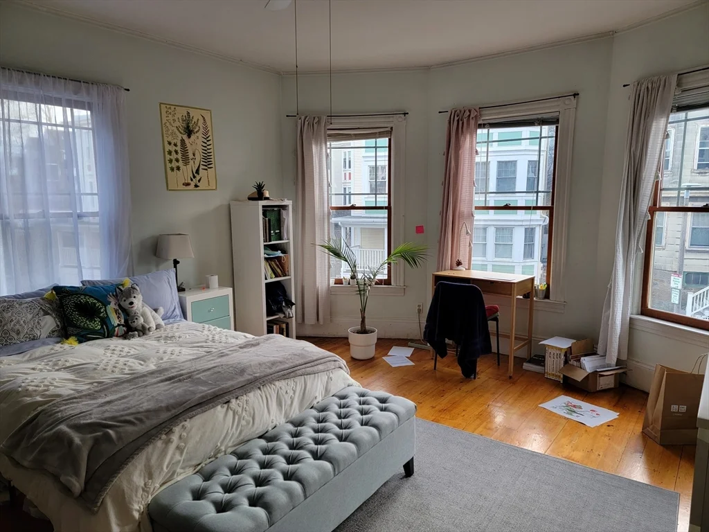 67 Hillside St ,, Mission Hill