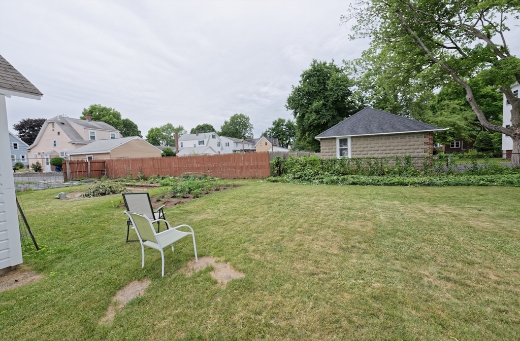 336 Bishop St, Framingham