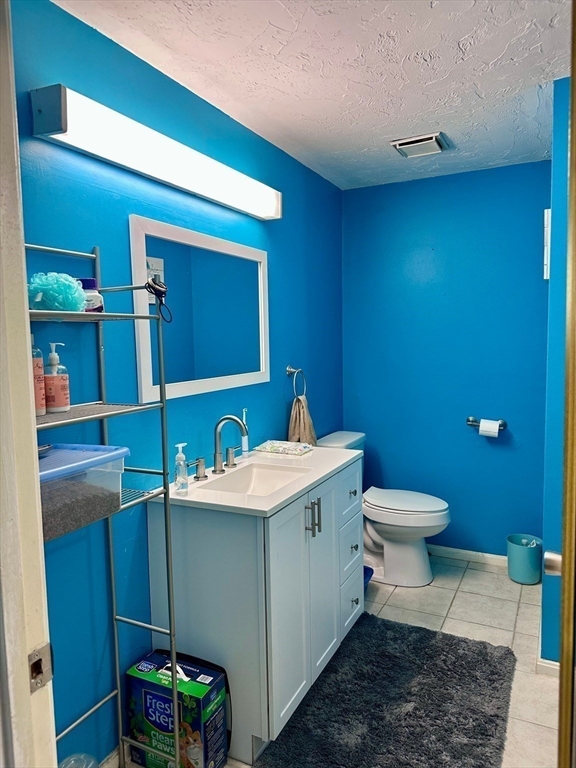 560 Bedford St, Abington