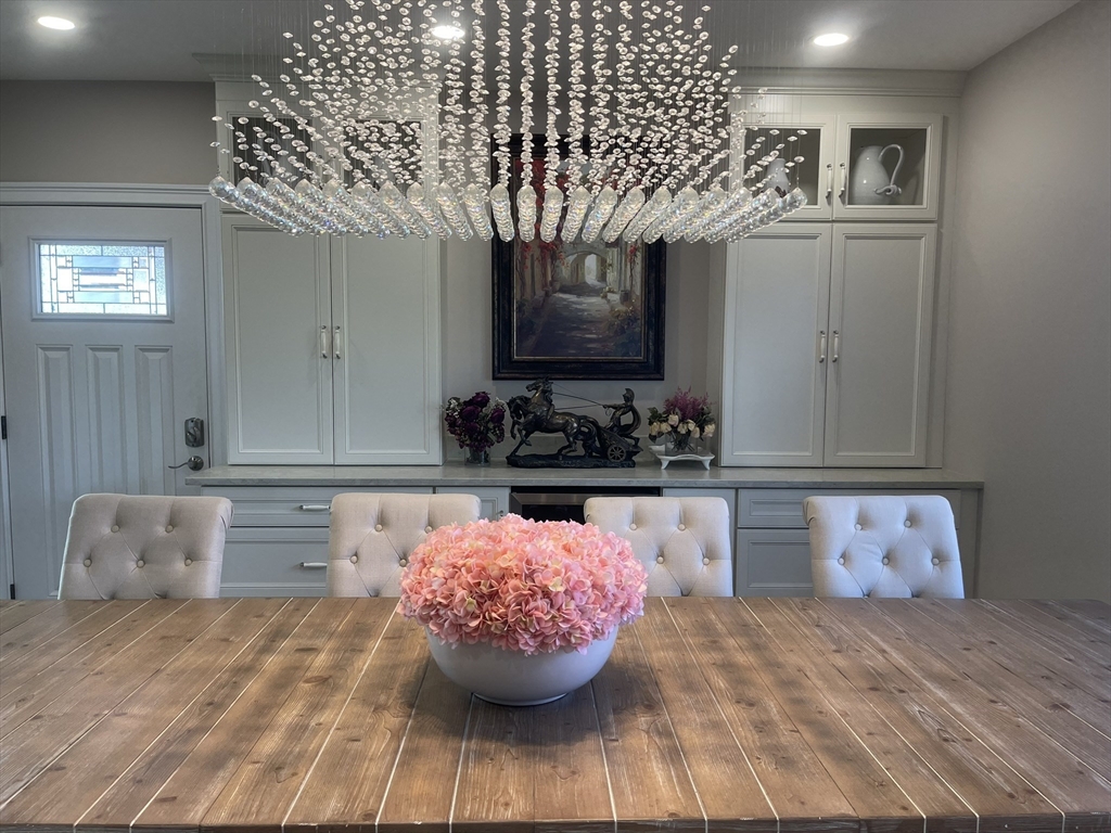 20 Trevalley Rd, Revere