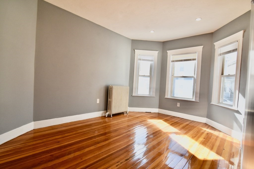 21 Treadway Rd, Dorchester