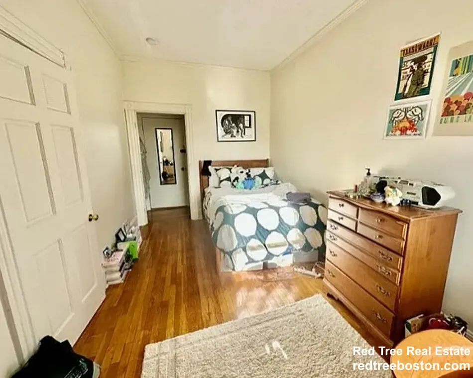 912 Beacon St, Fenway