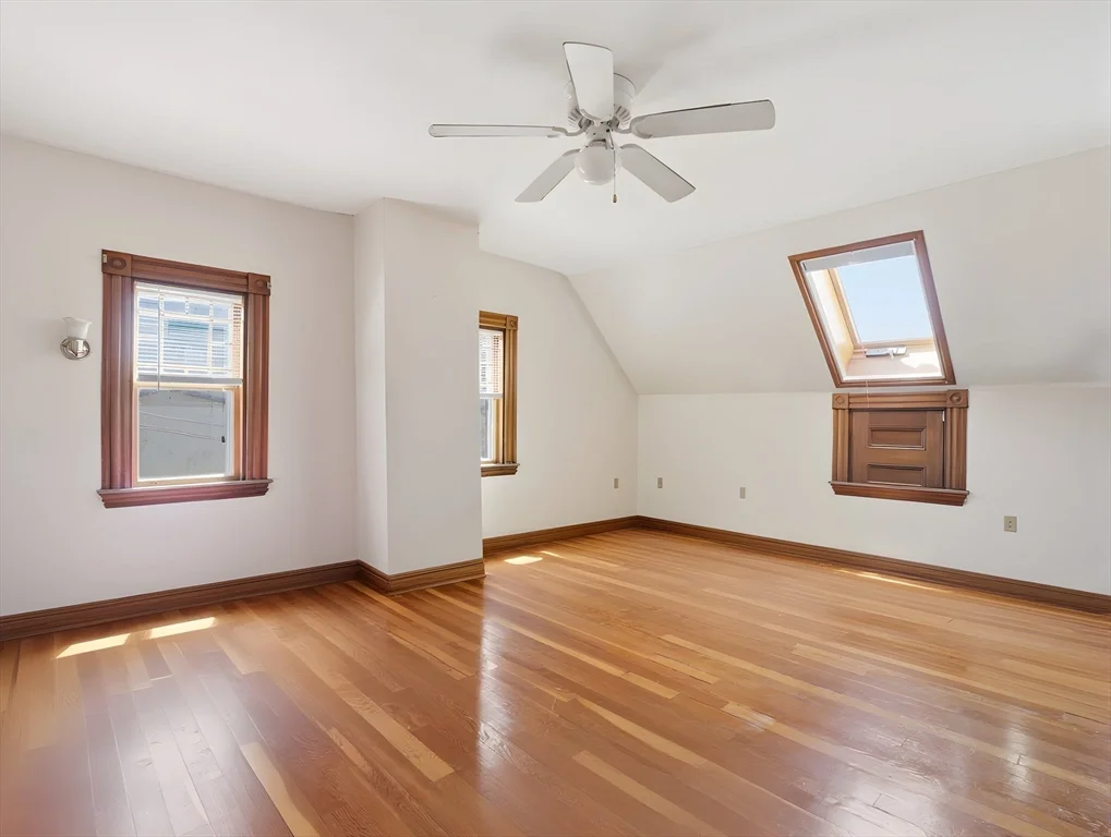 3 Monmouth St, Spring Hill