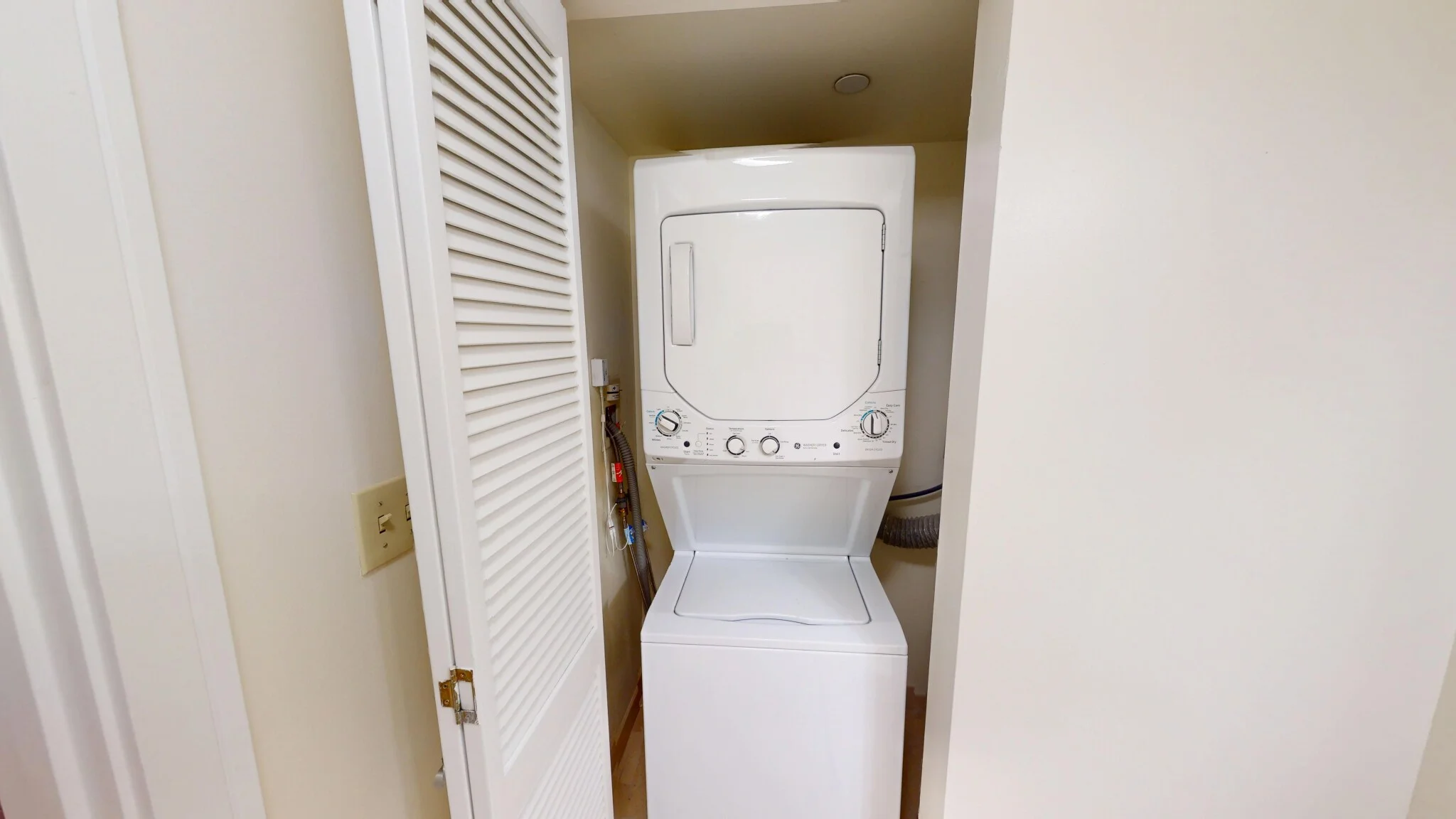 77 Marion St, Coolidge Corner