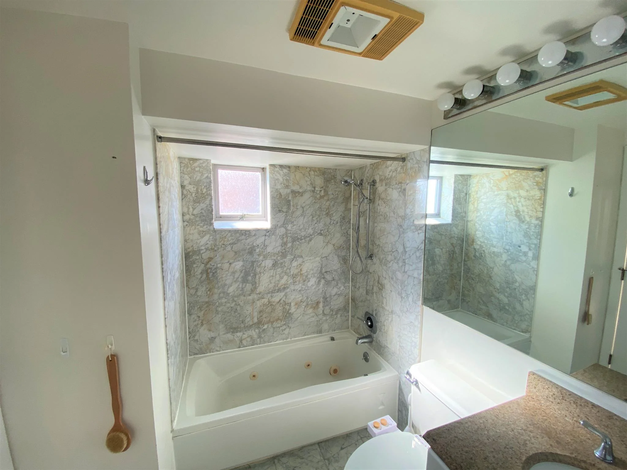 931 Massachusetts Ave, Mid-Cambridge