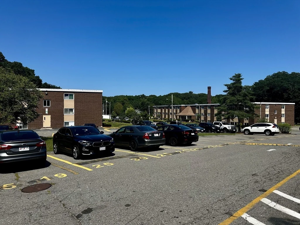 27 Willis St, Framingham