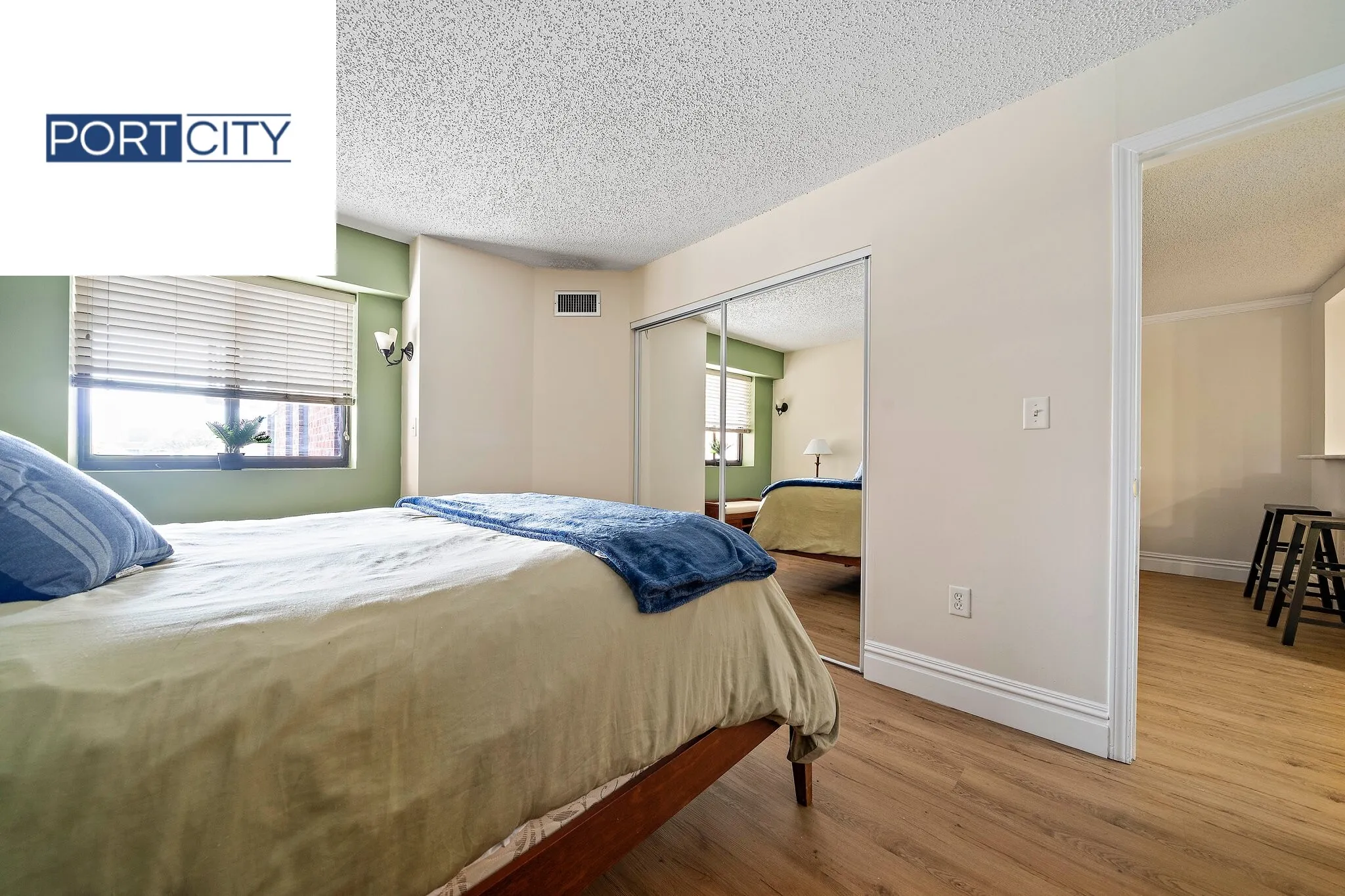 15 Beacon St, Downtown