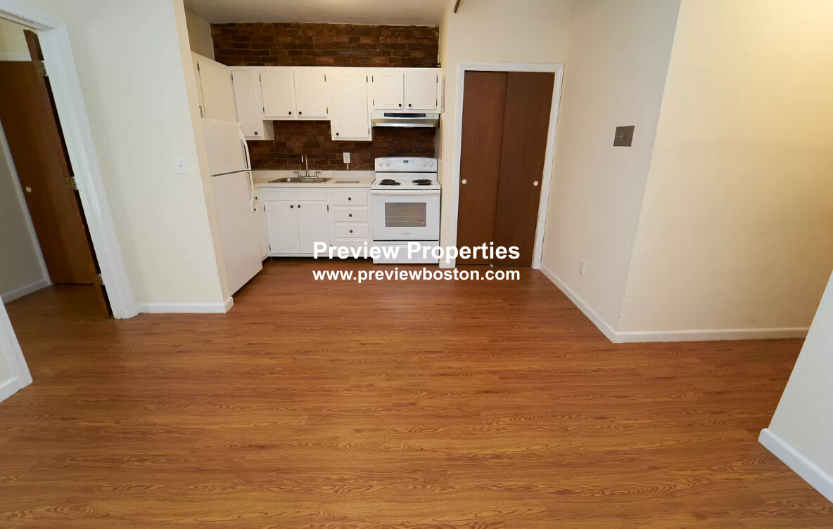 74 South Huntington Ave, Jamaica Plain