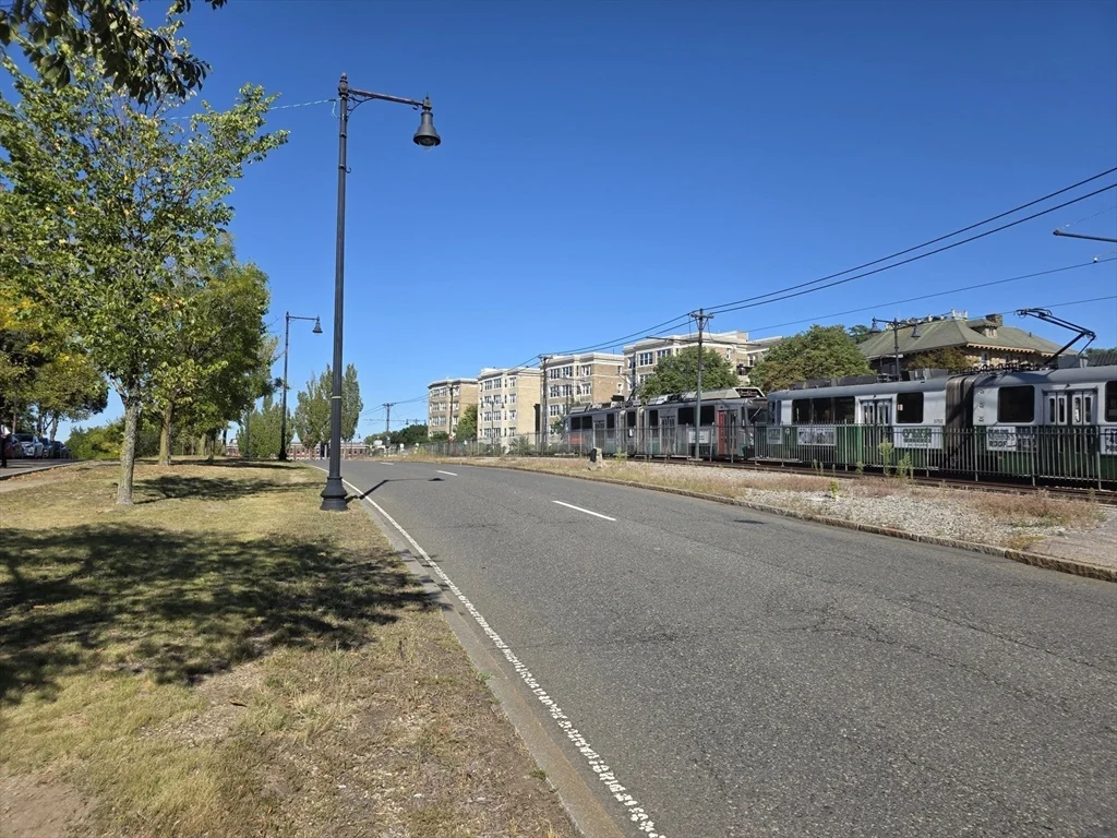 1653 Commonwealth Ave, Brighton