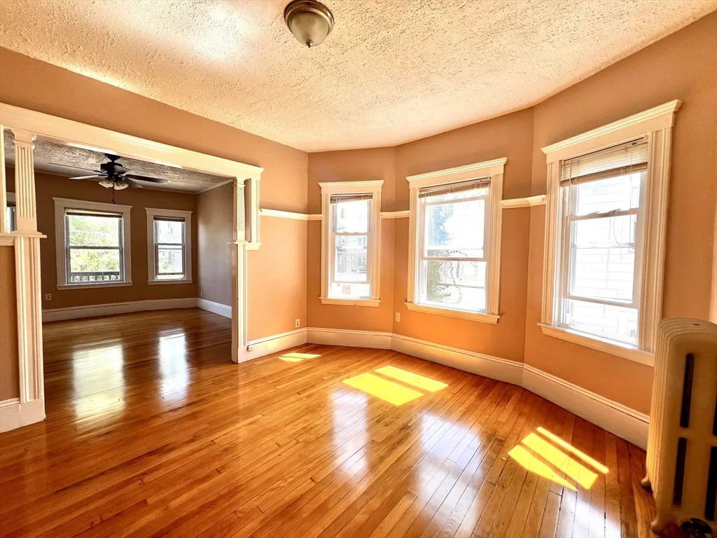 12 Bailey St, West Somerville