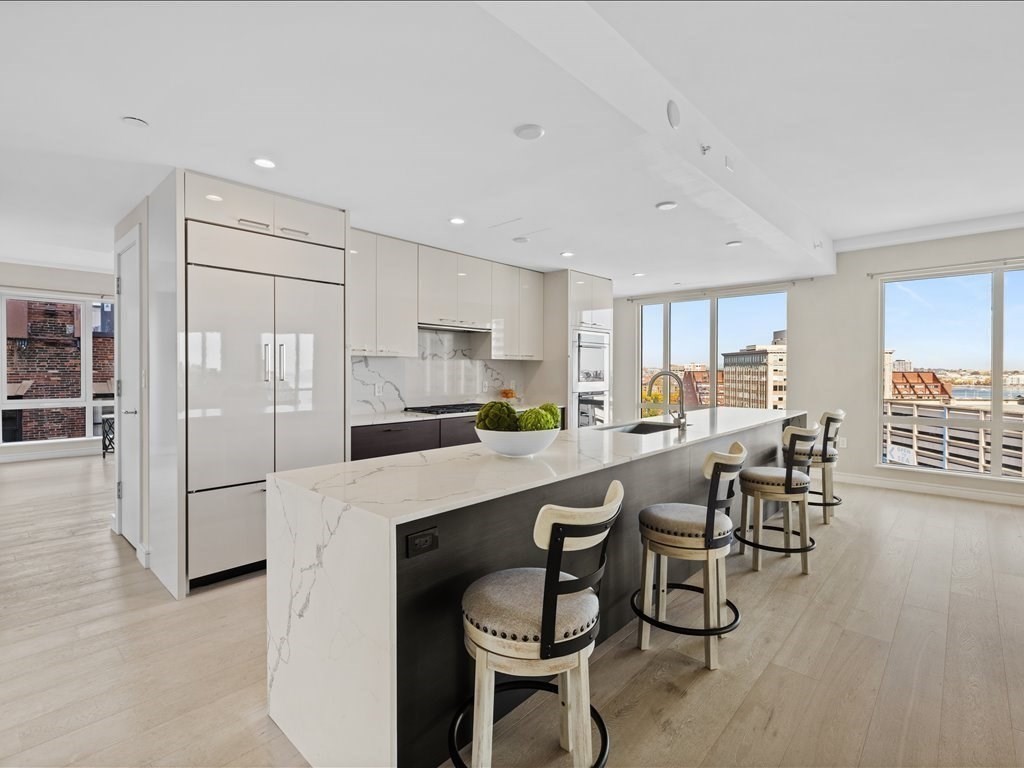 110 Broad St, Waterfront