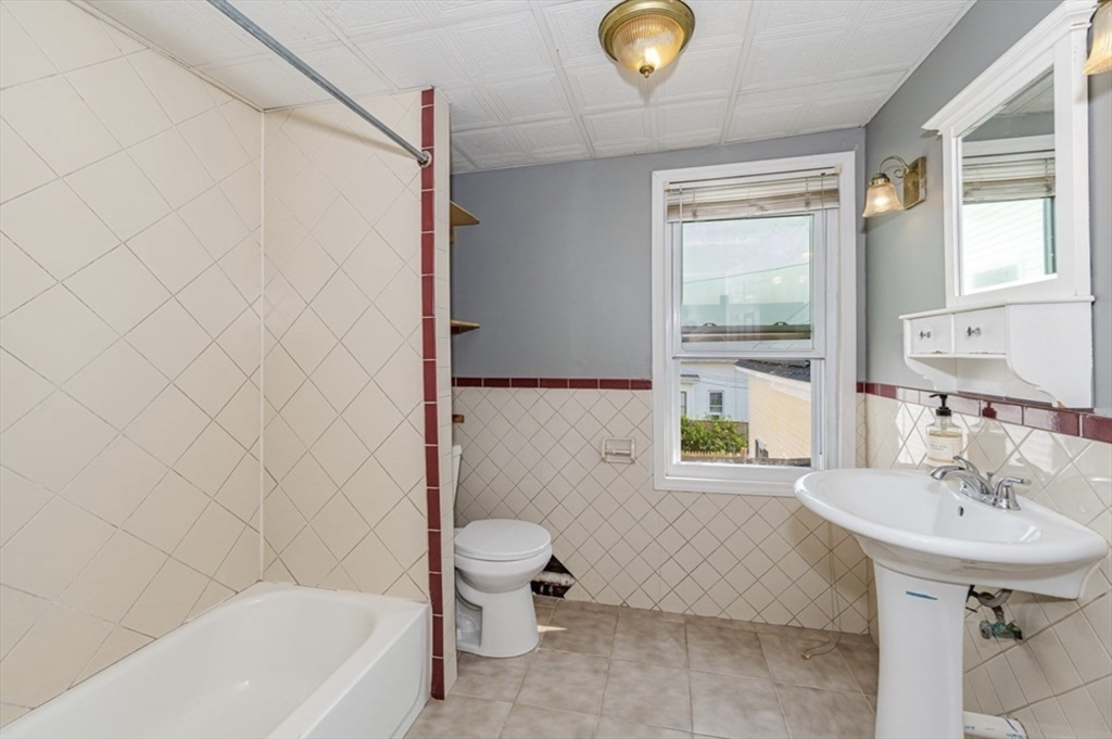 59 Fulton St, Lowell