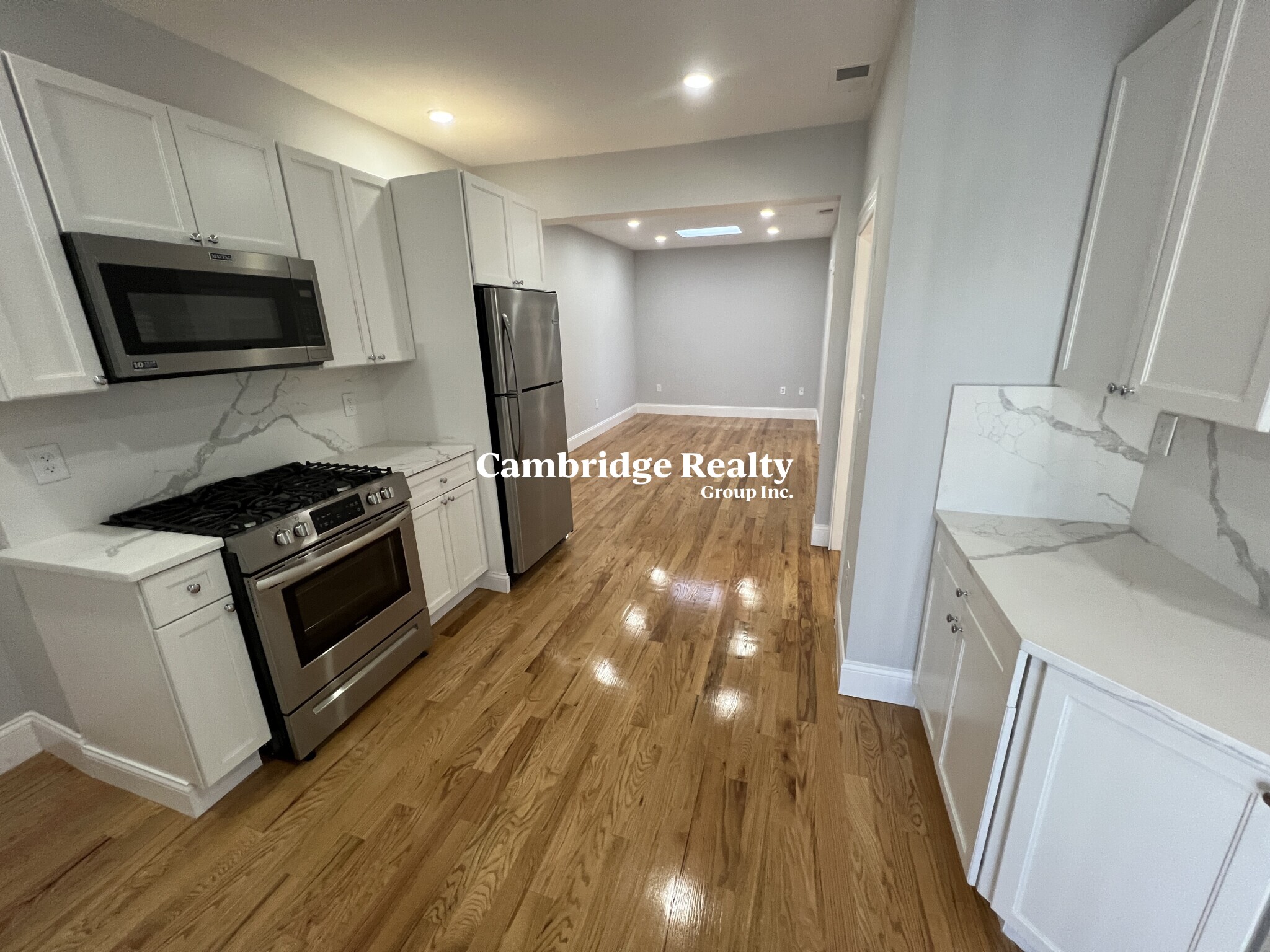 372 Oxford St, Ward Two