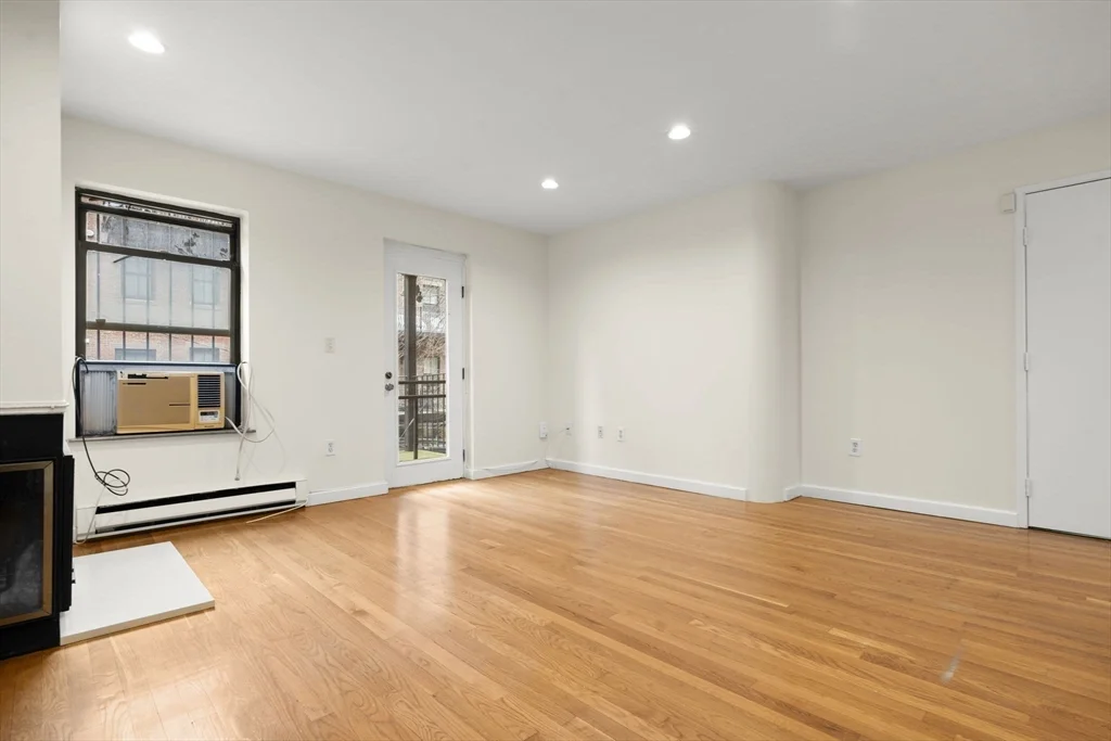 18 East Springfield St, Harrison Lenox