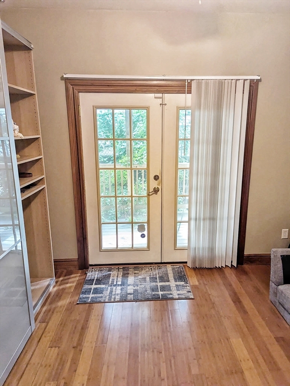 176 Hillside St, Mission Hill