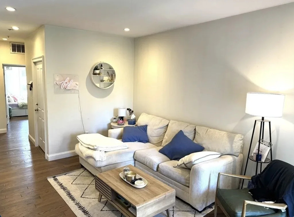 7 Loring St, South Boston
