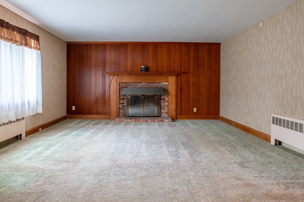 88 Sutherland Rd, North Attleboro