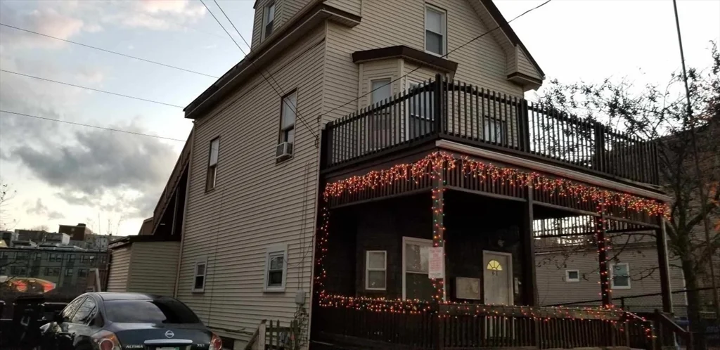 61 Crescent Ave, Chelsea