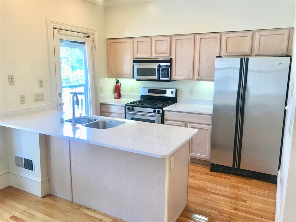 10 East Concord, South End