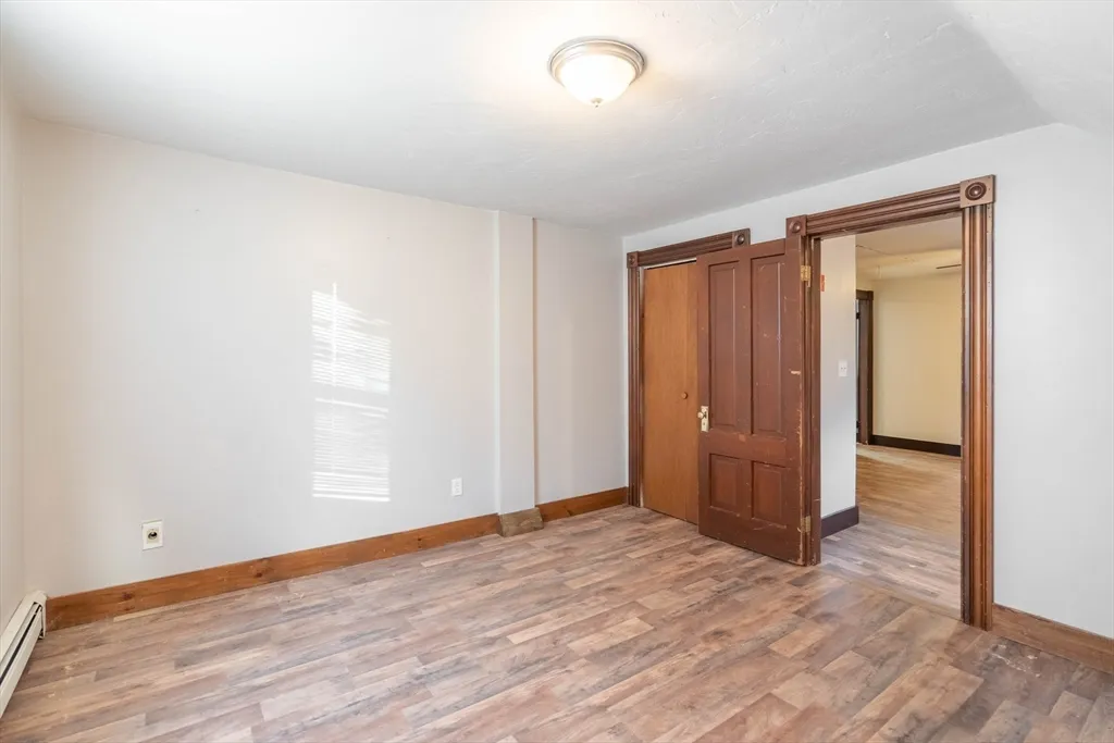 85 East Main St, West Brookfield