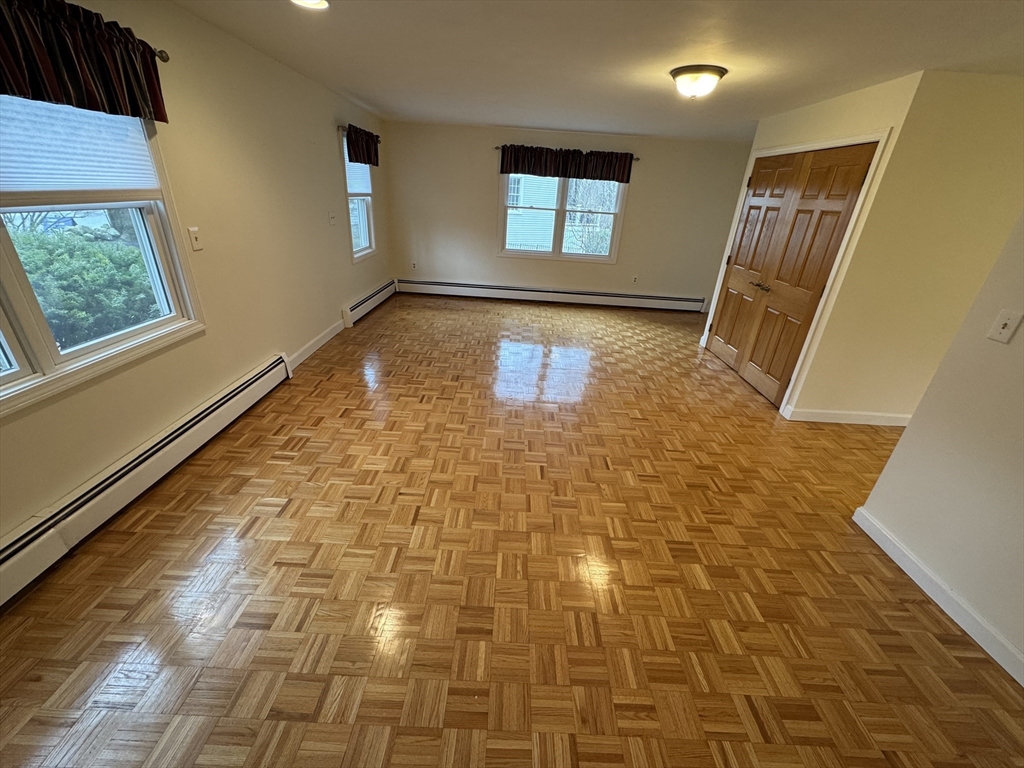 8 Risley Rd, Marblehead Neck