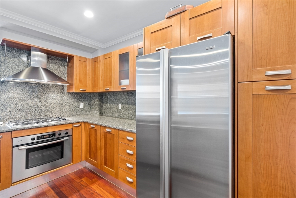 440 Commercial St, Waterfront