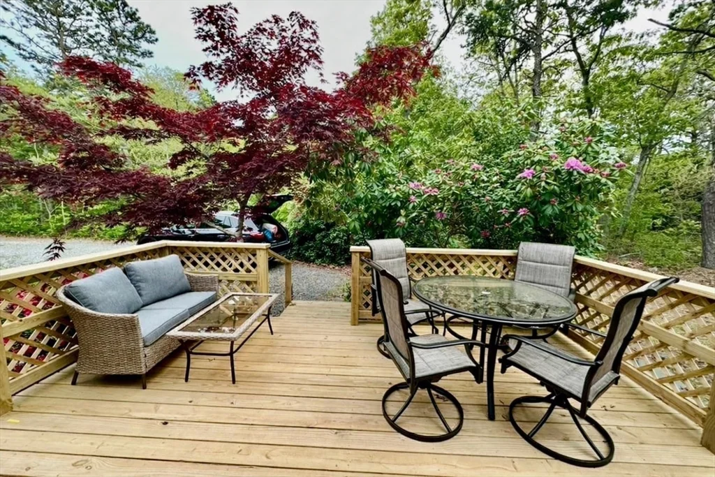 15 Myrtle Dr, South Chatham