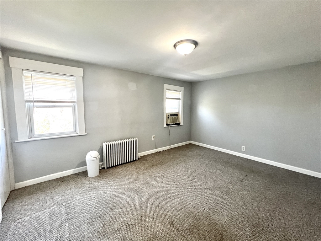 572 Main St, Watertown