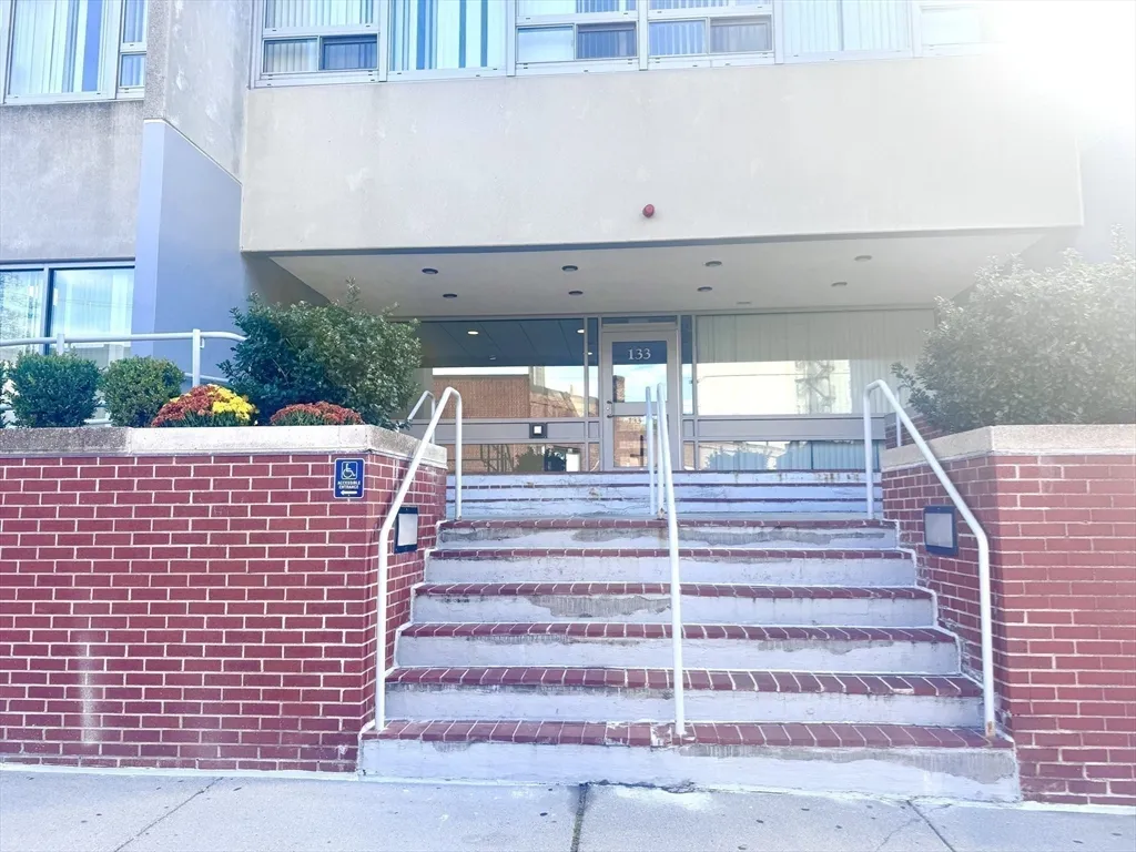 133 Park St, Coolidge Corner