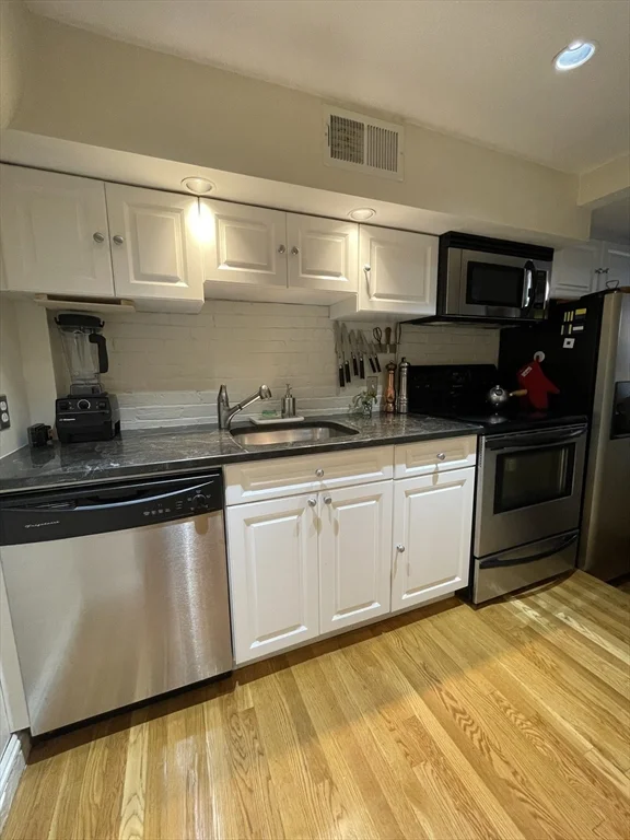 124 Beacon St, Back Bay
