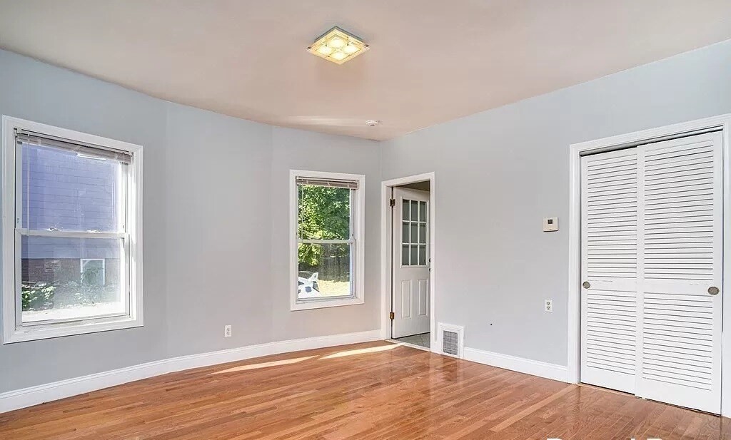 28 Moreland St, Winter Hill