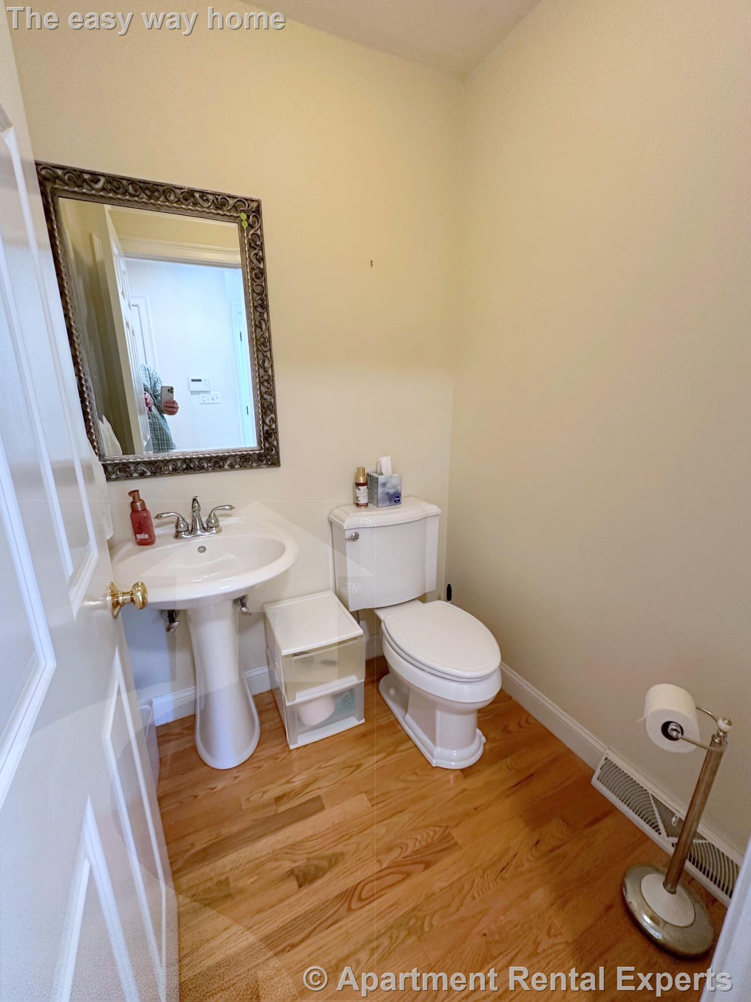 6 Farmers Circle, Arlington Center