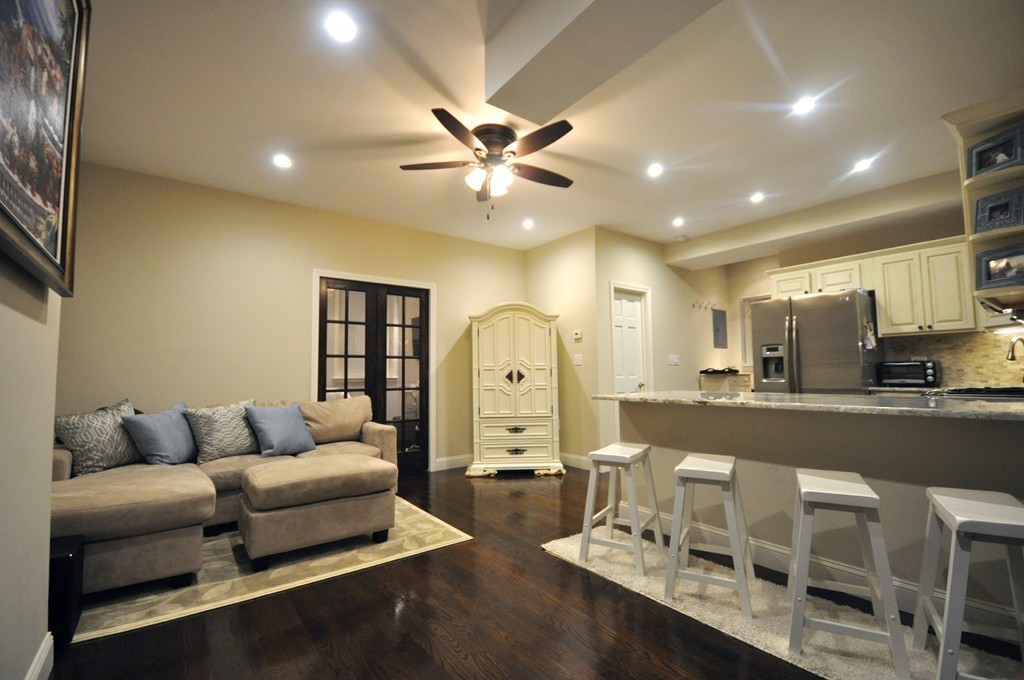 591 Beacon St, Fenway