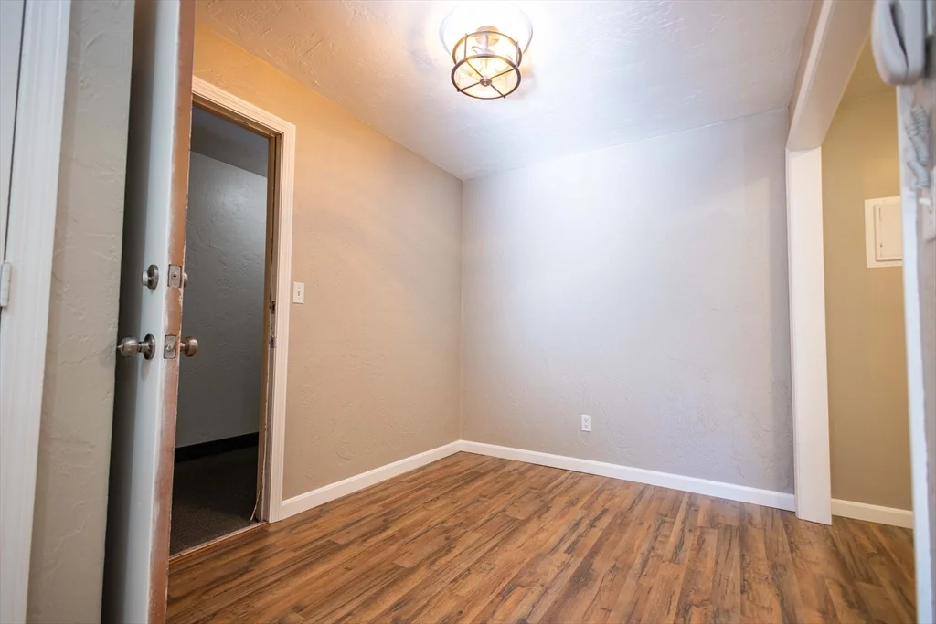 21 Erick Rd, Mansfield